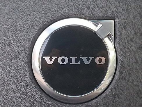 New 2026 Volvo XC90 B6 Plus w/ Protection Package Premier image 12