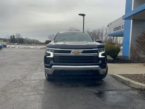 Used 2022 Chevrolet Silverado 1500 LT w/ Z71 Off-Road Package image 2
