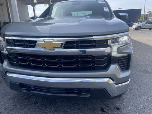 Used 2024 Chevrolet Silverado 1500 LT image 9