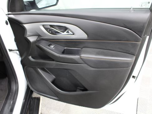 Used 2021 Chevrolet Traverse LT FWD image 28