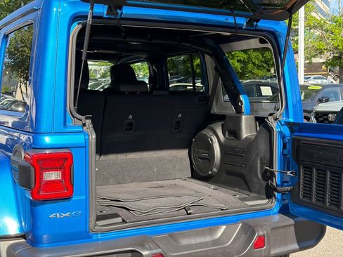 Used 2023 Jeep Wrangler Unlimited Sahara AWD/4WD image 8