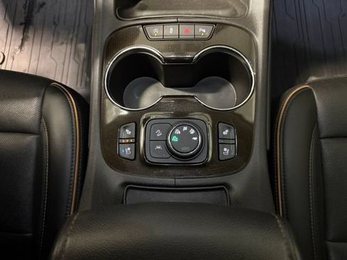 Used 2022 GMC Acadia AT4 w/ Technology Package AWD/4WD image 24