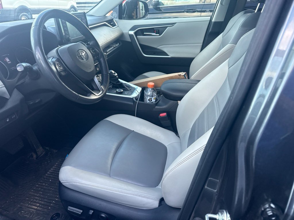 Used 2022 Toyota RAV4 XLE Premium AWD/4WD image 10