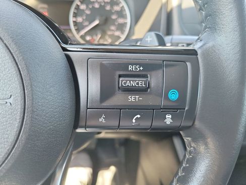 Used 2023 Nissan Rogue SV w/ SV Premium B Package FWD image 15