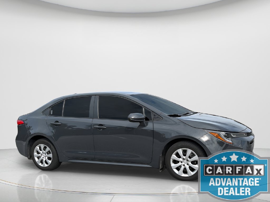 Used 2025 Toyota Corolla LE FWD image 4
