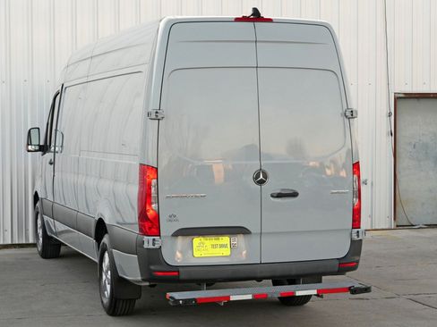 Used 2023 Mercedes-Benz Sprinter 2500 w/ Acoustic Package image 39