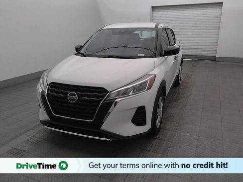 Used 2021 Nissan Kicks S FWD image 1