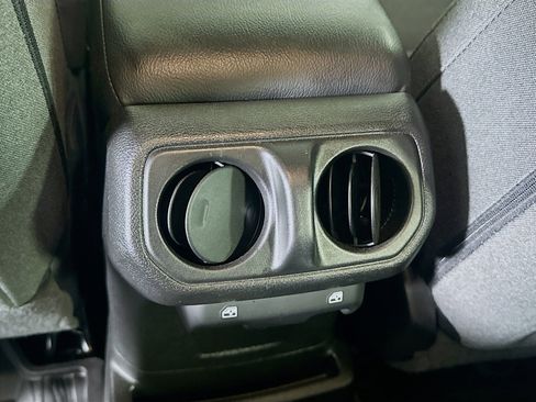 Used 2025 Jeep Wrangler Willys image 26