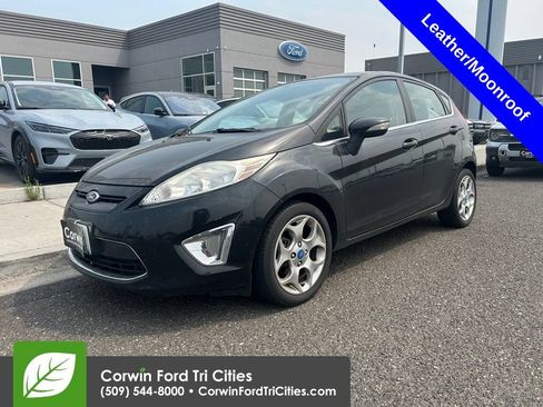 Used 2013 Ford Fiesta Titanium FWD image 1