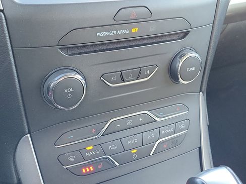 Used 2018 Ford Edge SEL w/ Equipment Group 201A image 28