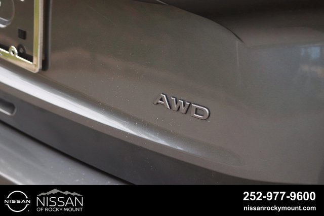 Used 2024 Nissan Rogue S AWD/4WD image 9