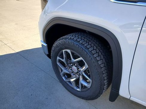 New 2026 GMC Sierra 1500 SLE w/ Preferred Package AWD/4WD image 30