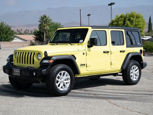 Used 2023 Jeep Wrangler Sport S image 8