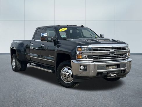 Used 2019 Chevrolet Silverado 3500 LTZ w/ Duramax Plus Package image 10