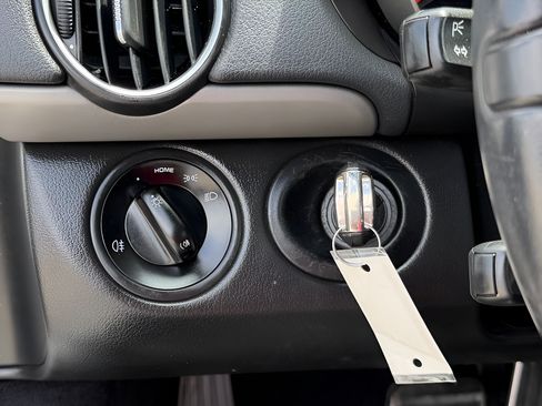 Used 2011 Porsche Boxster RWD image 31