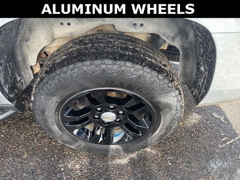 Used 2020 Chevrolet Tahoe LT image 24