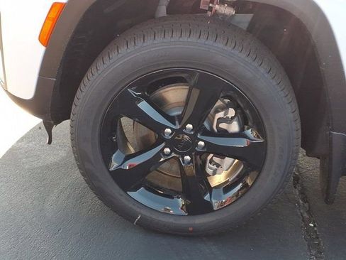 New 2026 Jeep Grand Cherokee L Limited w/ Limited Altitude Package image 22