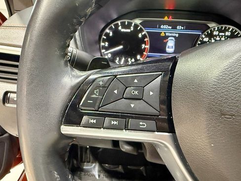 Used 2020 Nissan Altima 2.5 SR w/ Premium Package image 12