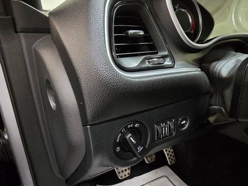 Used 2015 Dodge Challenger SRT w/ Technology Group RWD image 19