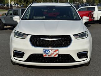 Used 2022 Chrysler Pacifica Touring-L video 2