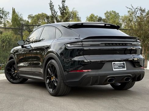 Certified 2024 Porsche Cayenne Turbo GT image 3