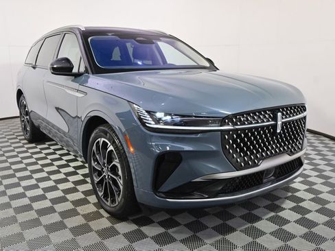 New 2026 Lincoln Nautilus Reserve AWD/4WD image 9