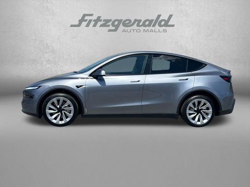 Used 2026 Tesla Model Y Long Range image 4