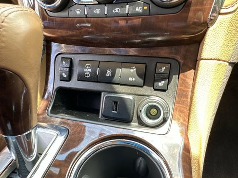 Used 2017 Buick Enclave Leather FWD image 29
