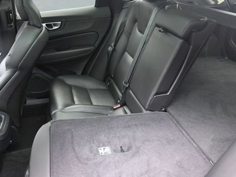 Used 2024 Volvo XC60 B5 Core AWD/4WD image 26