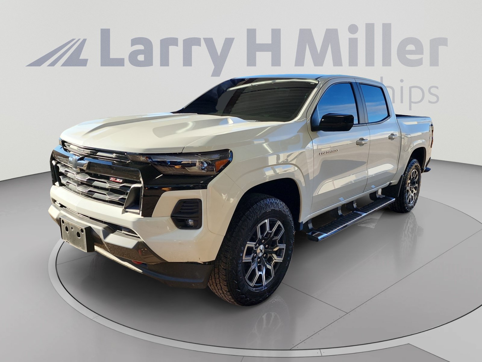 Used 2024 Chevrolet Colorado Z71 w/ Z71 Convenience Package 2 AWD/4WD image 1