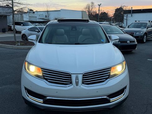 Used 2016 Lincoln MKX Reserve w/ Technology Package FWD image 20