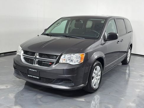 Used 2020 Dodge Grand Caravan SE FWD image 10
