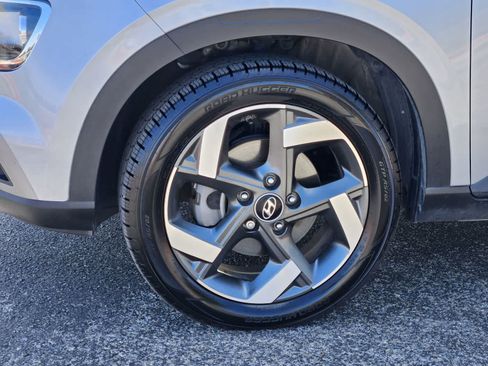 Used 2022 Hyundai Venue SEL w/ Cargo Package FWD image 9