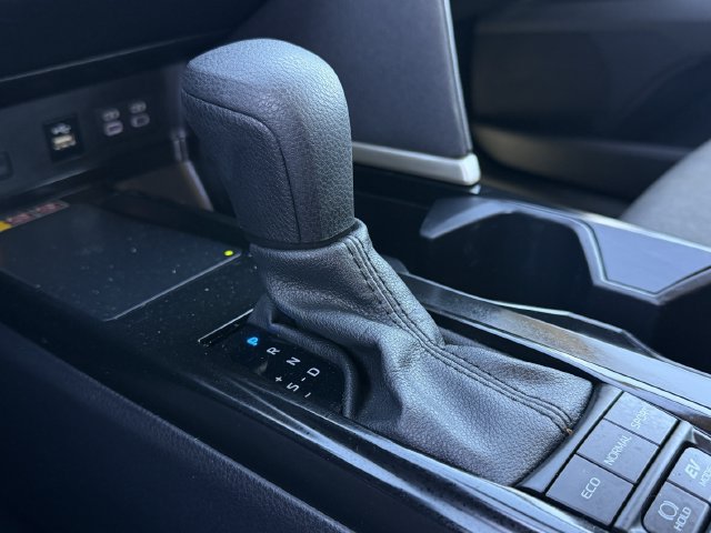 Used 2025 Toyota Camry LE FWD image 18