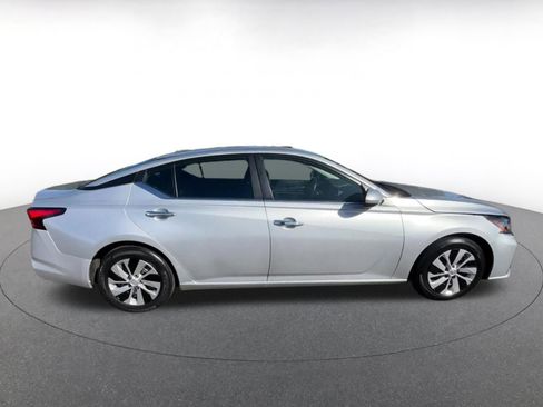 Used 2023 Nissan Altima 2.5 S FWD image 16