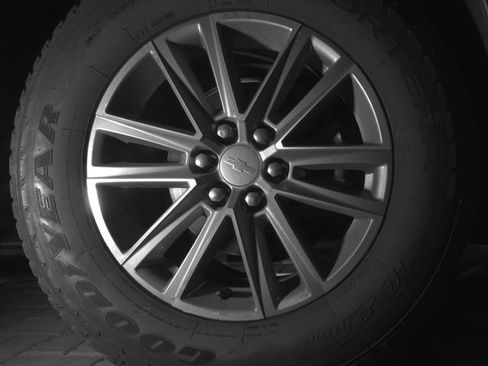 Used 2023 Chevrolet Traverse LT FWD image 9
