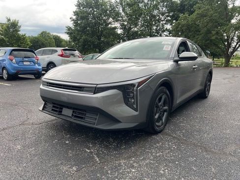 Used 2025 Kia K4 FWD image 1