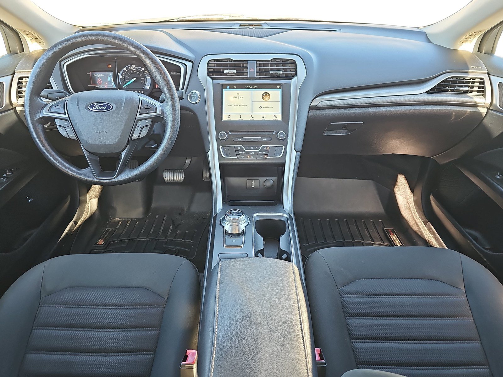 Used 2018 Ford Fusion SE FWD image 9