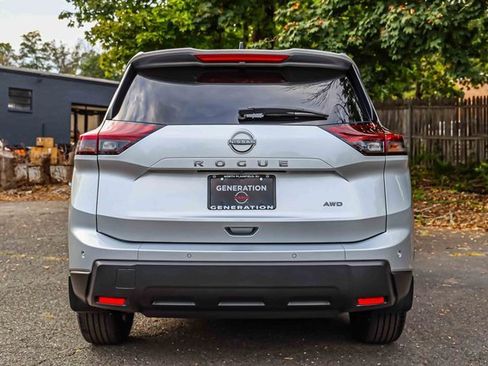 Certified 2025 Nissan Rogue S image 5