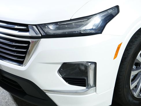 Used 2023 Chevrolet Traverse Premier AWD/4WD image 16