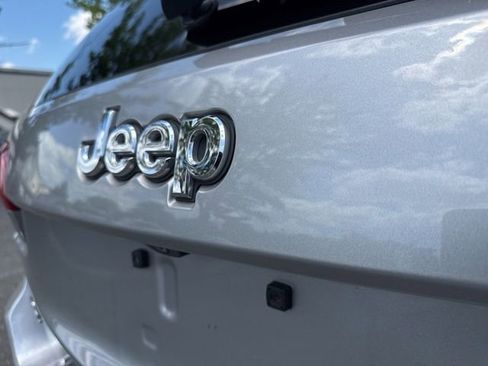 Used 2018 Jeep Grand Cherokee Limited AWD/4WD image 16