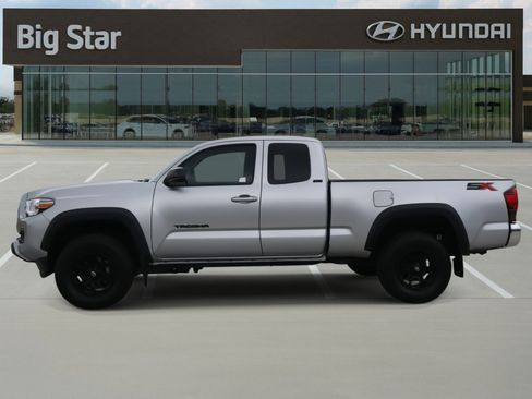 Used 2023 Toyota Tacoma SR5 image 2