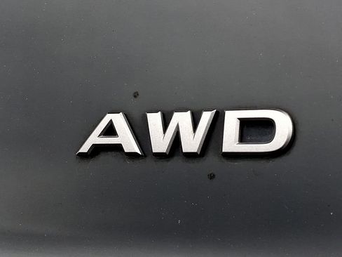 Used 2024 Nissan Rogue S image 30