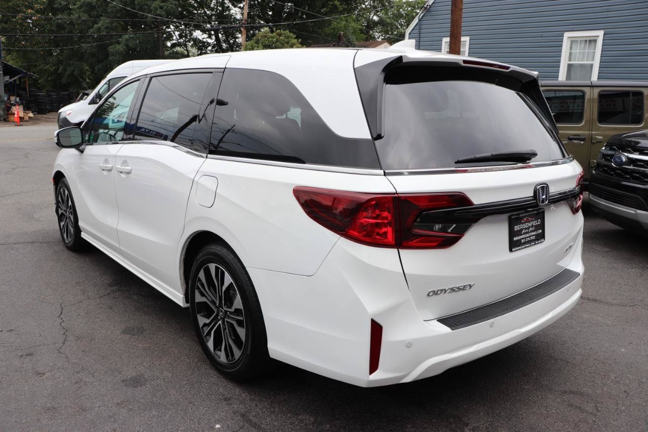 Used 2026 Honda Odyssey Elite image 3