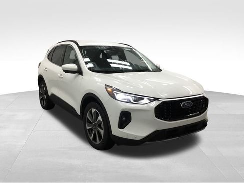 Used 2024 Ford Escape Platinum image 3