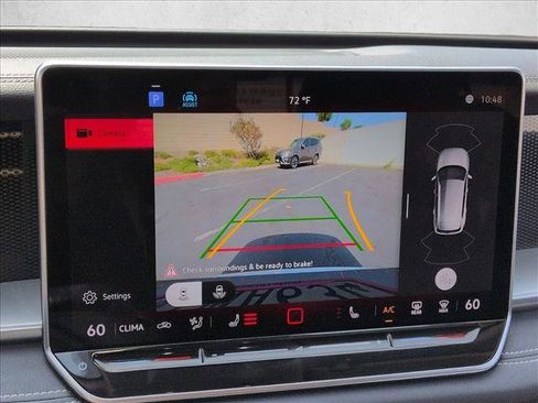 Used 2025 Volkswagen Tiguan SE FWD image 14