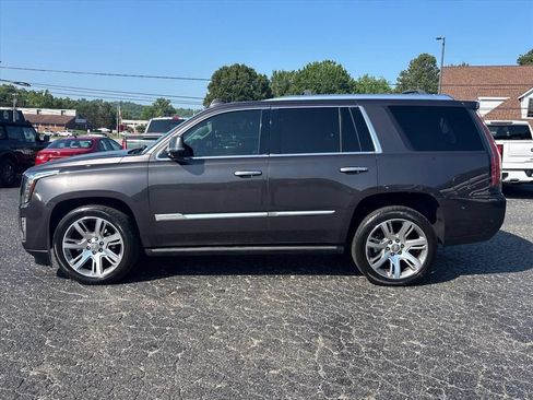 Used 2015 Cadillac Escalade Premium AWD/4WD image 4