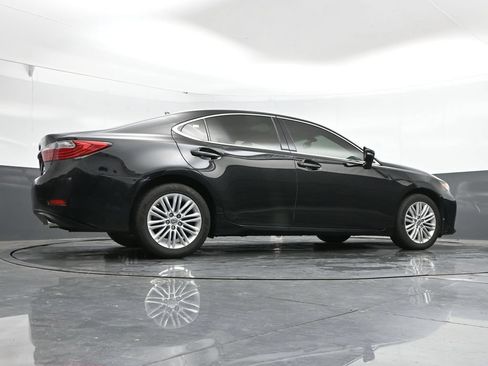 Used 2013 Lexus ES 350 w/ Luxury Pkg FWD image 37