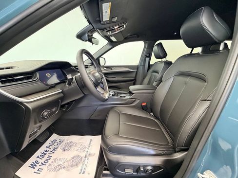 New 2026 Jeep Grand Cherokee L Limited AWD/4WD image 3