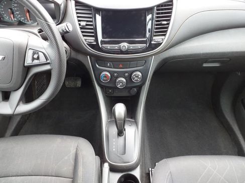 Used 2020 Chevrolet Trax LT AWD/4WD image 11